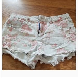 3/$6 Rue 21 shorts 🤗